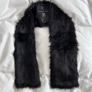 Unreal Fur Scarf - Black